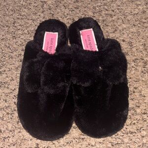 Kate Spade New York Jazzy faux fur bow slipper in black Size 7